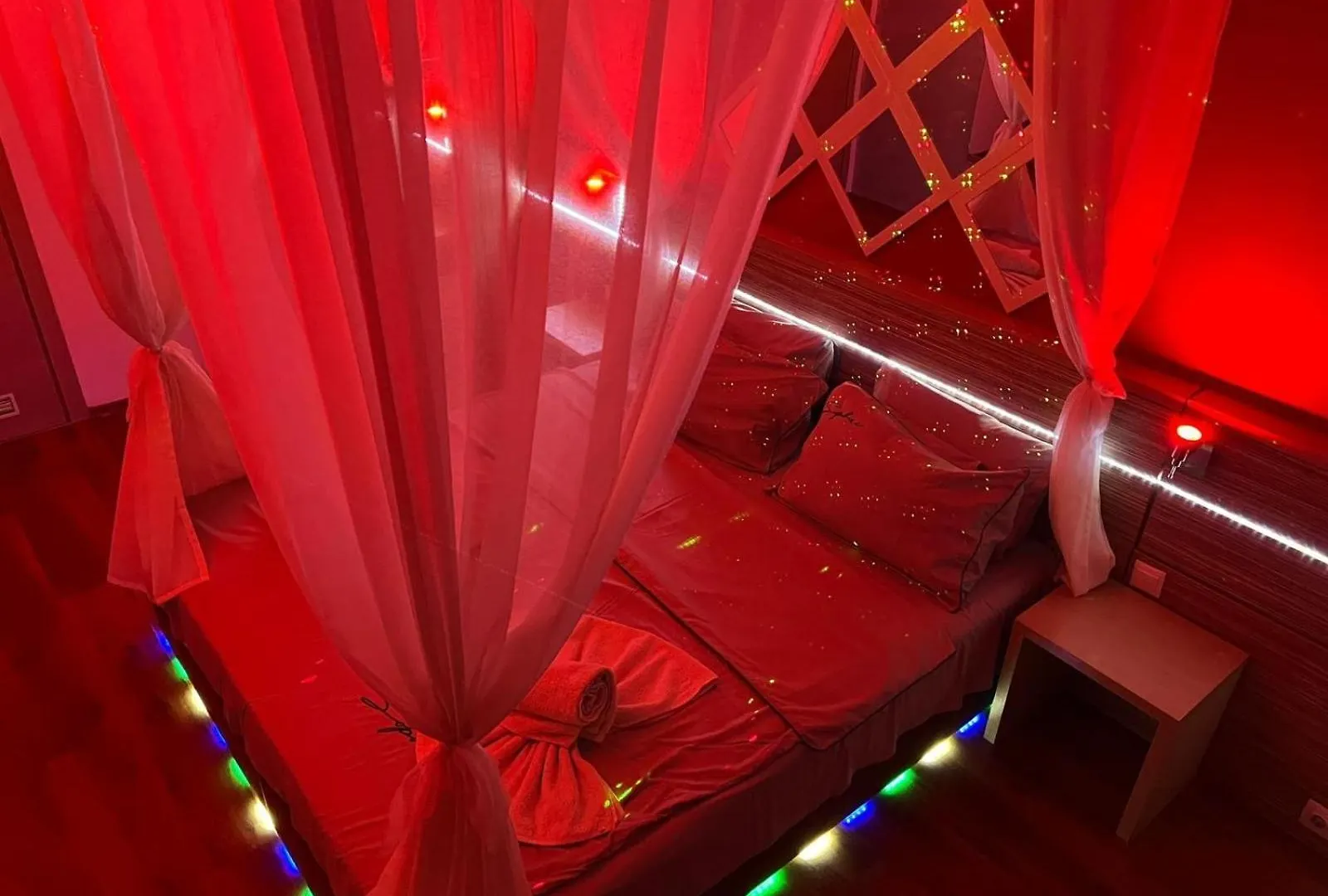 Romance Suites Bucharest 0*,  Romania