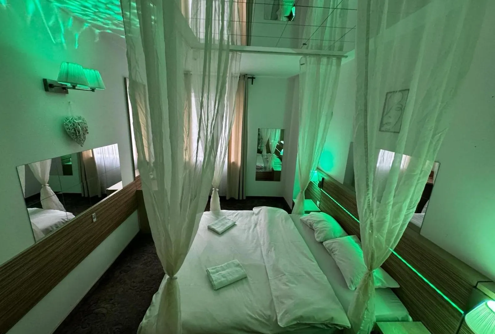 Romance Suites Bucharest Apartment